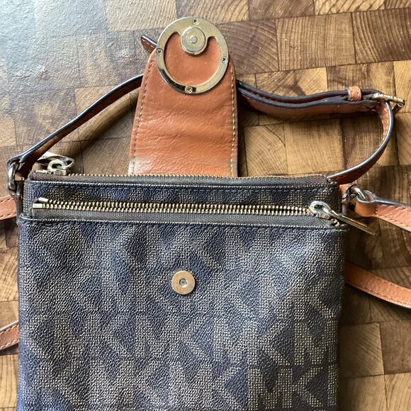 Michael Kors Fulton Messenger Crossbody Purse - Brown and Gold Pebble Leather - Picture 4 of 14